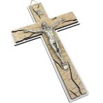 Krzyżyk do zawieszenia z pasyjką - 15,5 cm