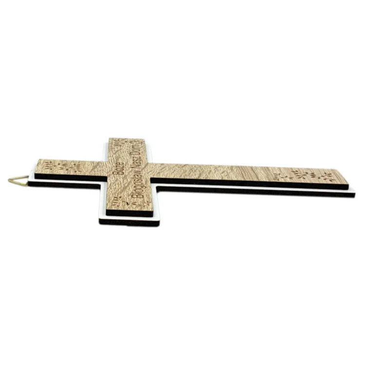 Krzyżyk wiszący drewniany - napis - 15,5 cm
