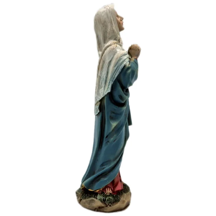 Figurka Matki Boskiej Bolesnej – 12 cm, ręcznie malowana, symbol siedmiu boleści, masa żywiczna. Figurka bokiem