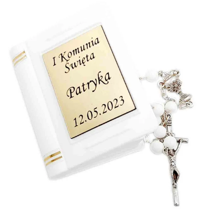 Biały różaniec komunijny z pudełkiem -grawer
